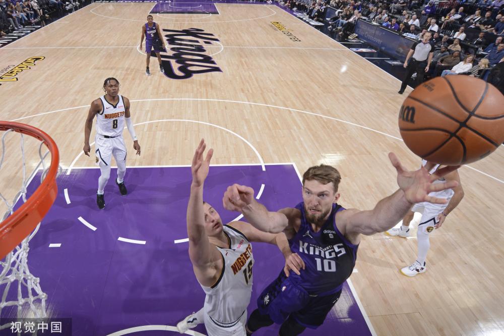 他们通过观 他们通过观