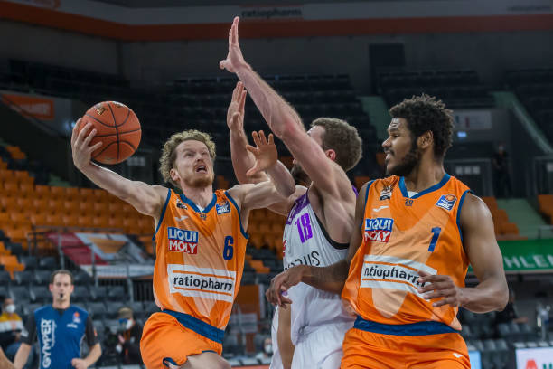 转会动态再 转会动态再